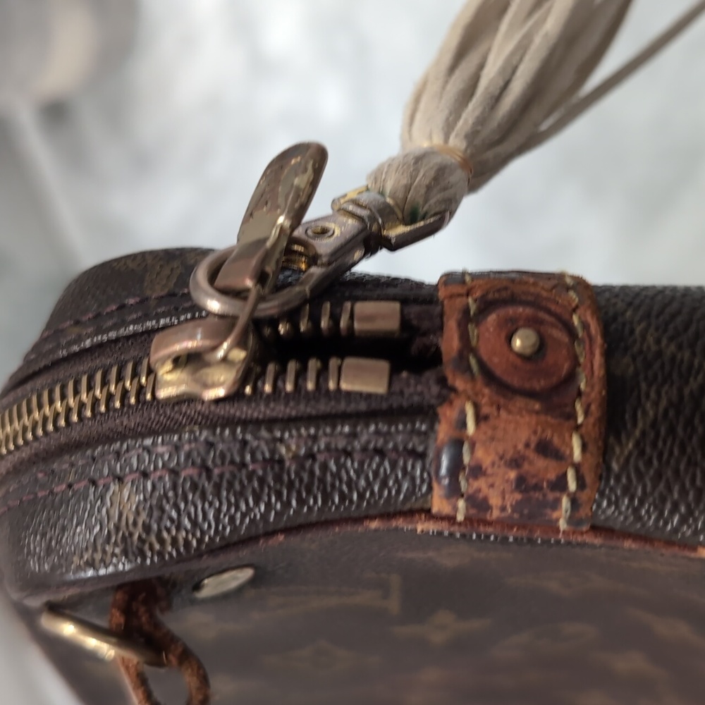 Authentic Louis Vuitton Clutch - Marley Dragonne   cosmetics, toiltery - Picture 13 of 14